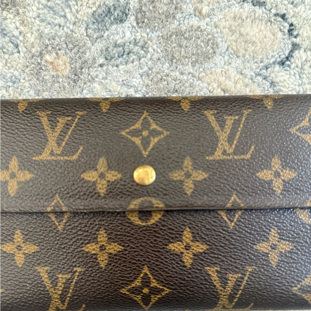 Louis Vuitton Monogram Wallet - Picture 2 of 7